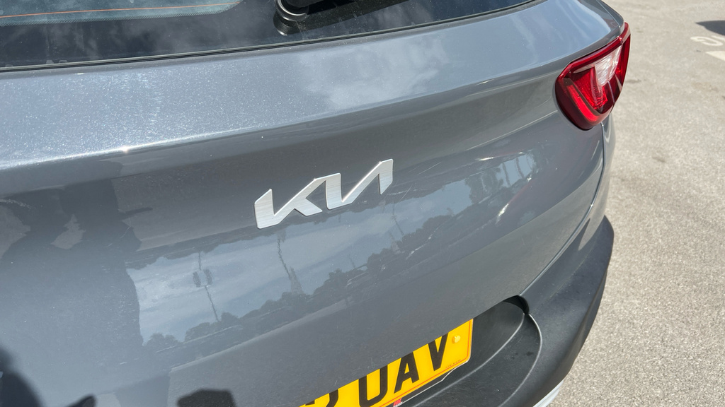 Kia Stonic 1.0 T-gdi Mhev Gt-line Suv Hybrid Manua White #41