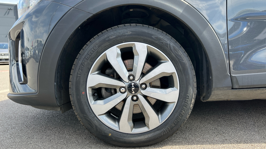 Kia Stonic 1.0 T-gdi Mhev Gt-line Suv Hybrid Manua White #17