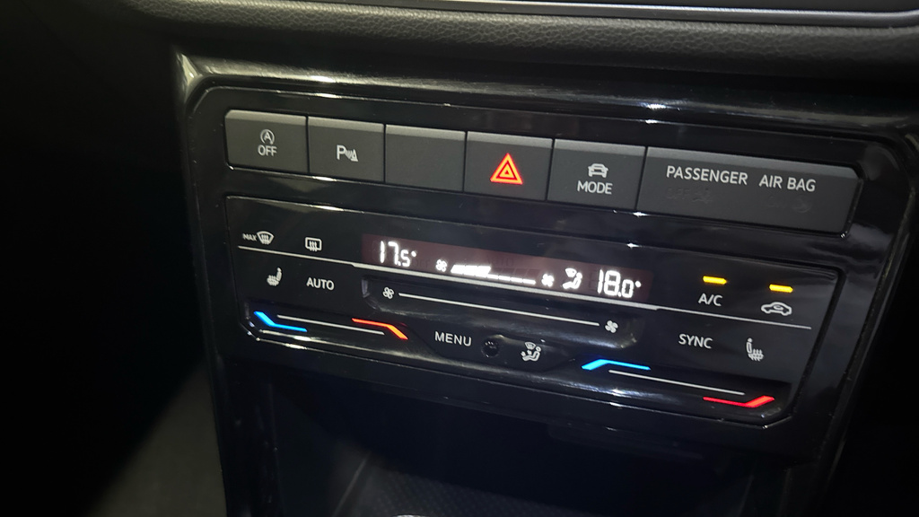 Volkswagen T-Cross 1.5 Tsi 150Ps R-line Iq Lights, Camera Dsg Black #35