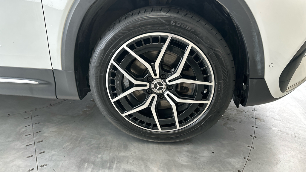Mercedes-Benz EQB 350 4M 215Kw Amg Line Executive 66.5Kwh At Black #27