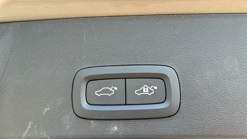 Volvo XC40 300Kw Recharge Twin Plus 78Kwh Awd Estate Black #34
