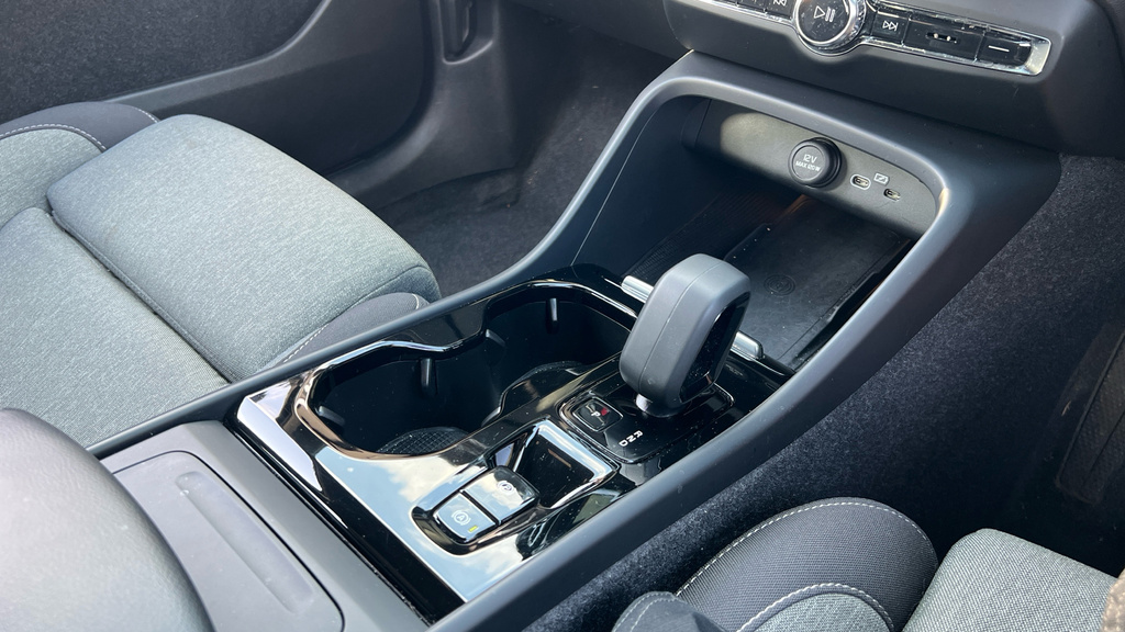 Volvo XC40 300Kw Recharge Twin Plus 78Kwh Awd Estate Black #32