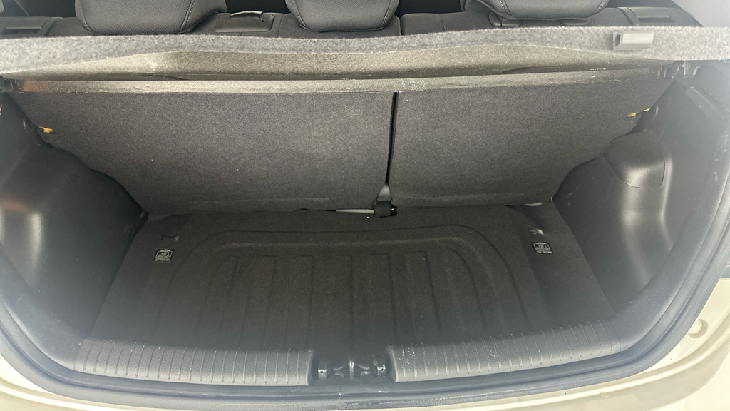 Hyundai I10 1.2 Se Hatchback Euro 5 En66umg White #19