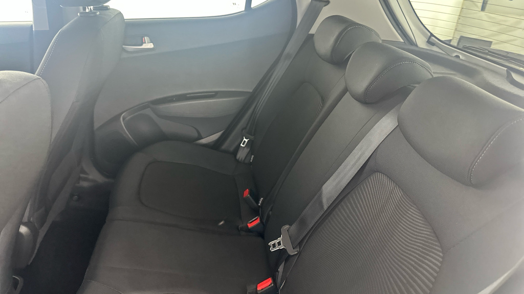 Hyundai I10 1.2 Se Hatchback Euro 5 En66umg White #18