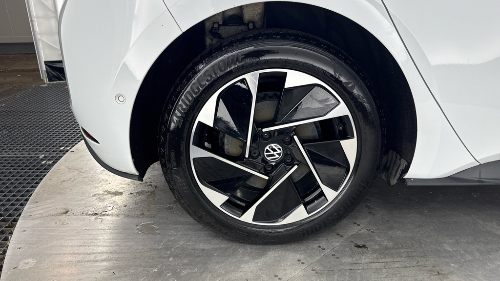 Volkswagen ID.3 107Kw Family Pro 58Kwh 18 East Derry A Grey #17
