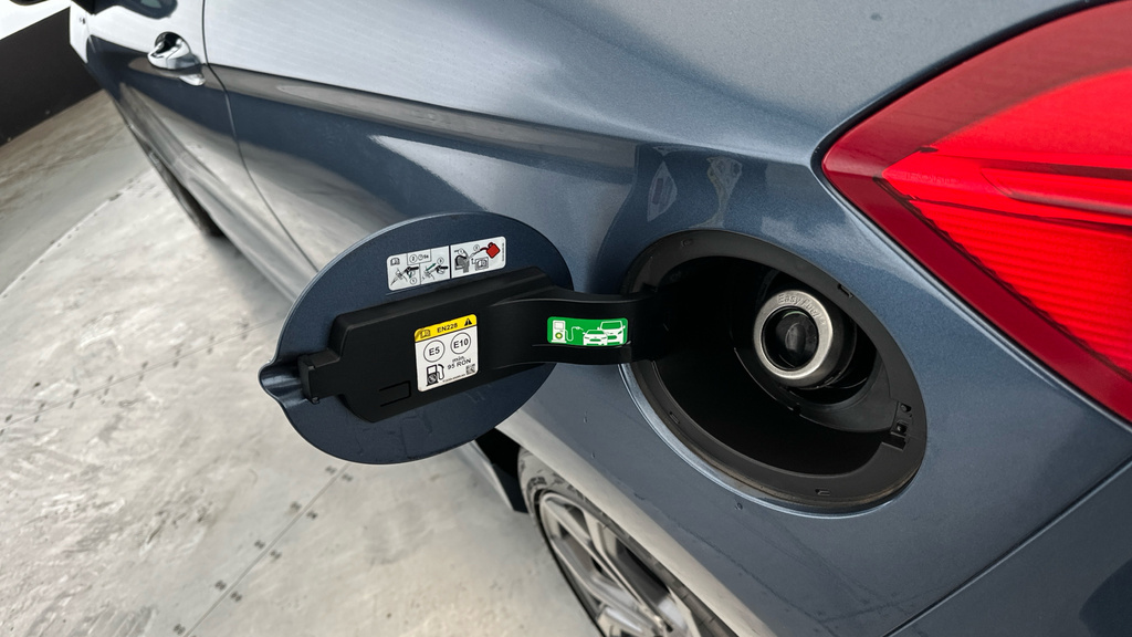 Ford Fiesta 1.1 Zetec 3Drrear Sensors - Lane Assist - Heated White #22