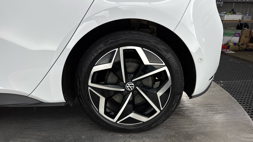 Volkswagen ID.3 107Kw Family Pro 58Kwh 18 East Derry B White #20