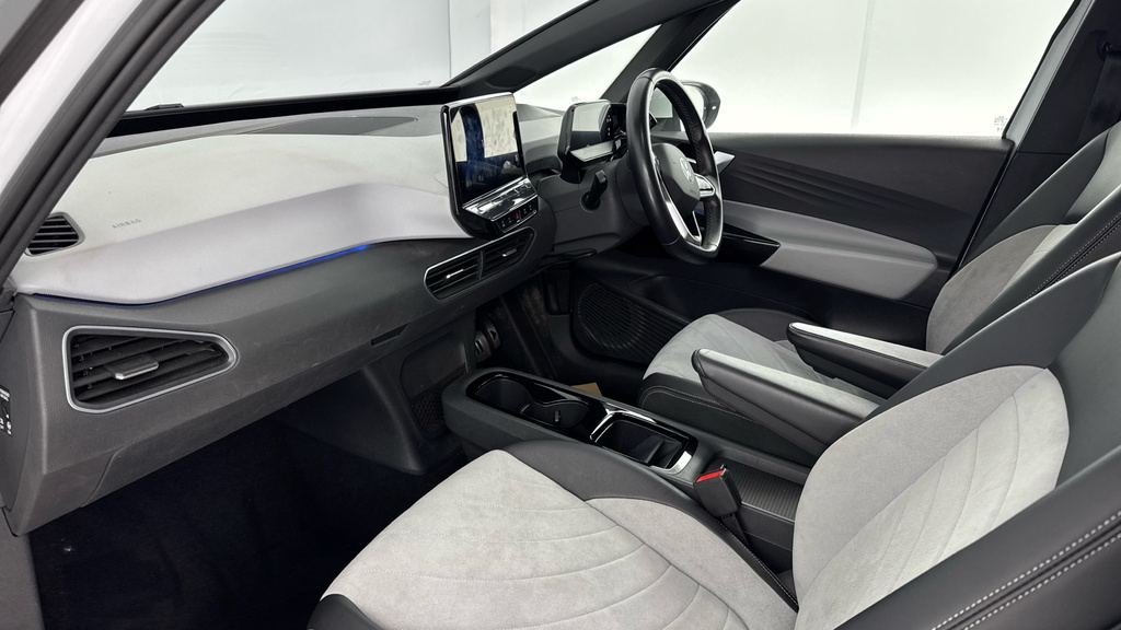 Volkswagen ID.3 107Kw Family Pro 58Kwh 18 East Derry B White #10