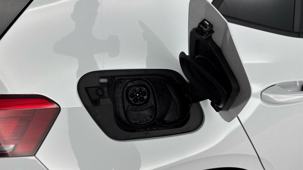 Volkswagen ID.3 107Kw Family Pro 58Kwh 18 East Derry B White #21