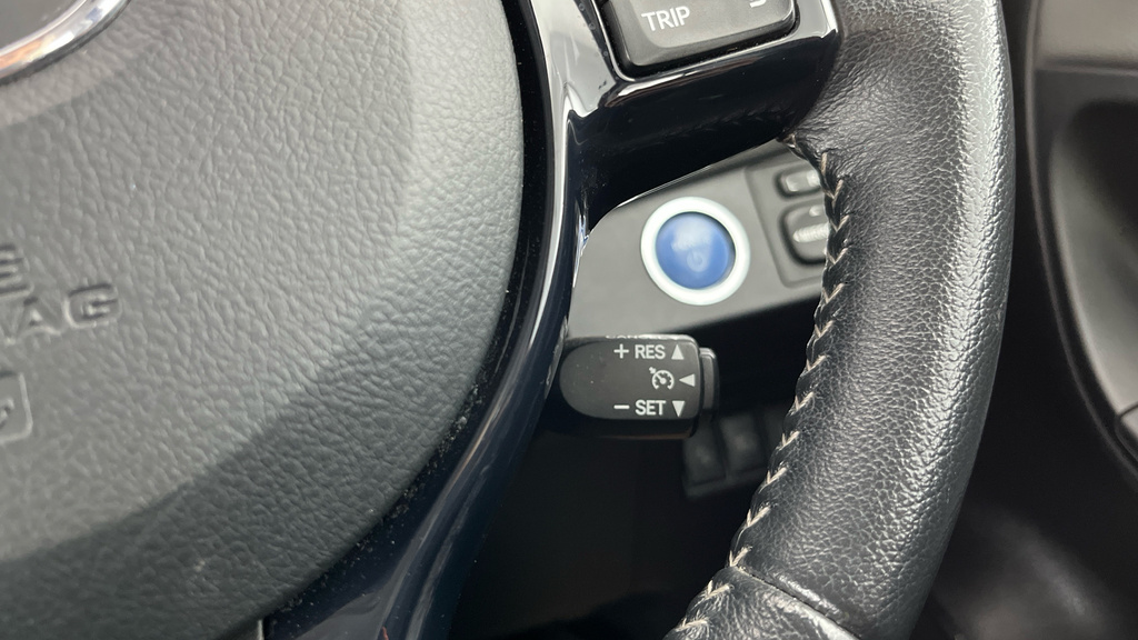 Toyota Yaris 1.5 Vvt-h Blue Bi Tone Hatchback Hybrid #12