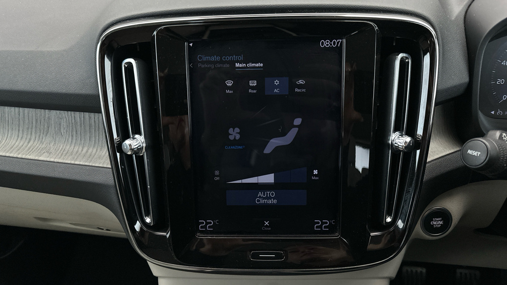 Volvo XC40 Volvo Estate 1.5 T3 163 R Design Pro Black #14