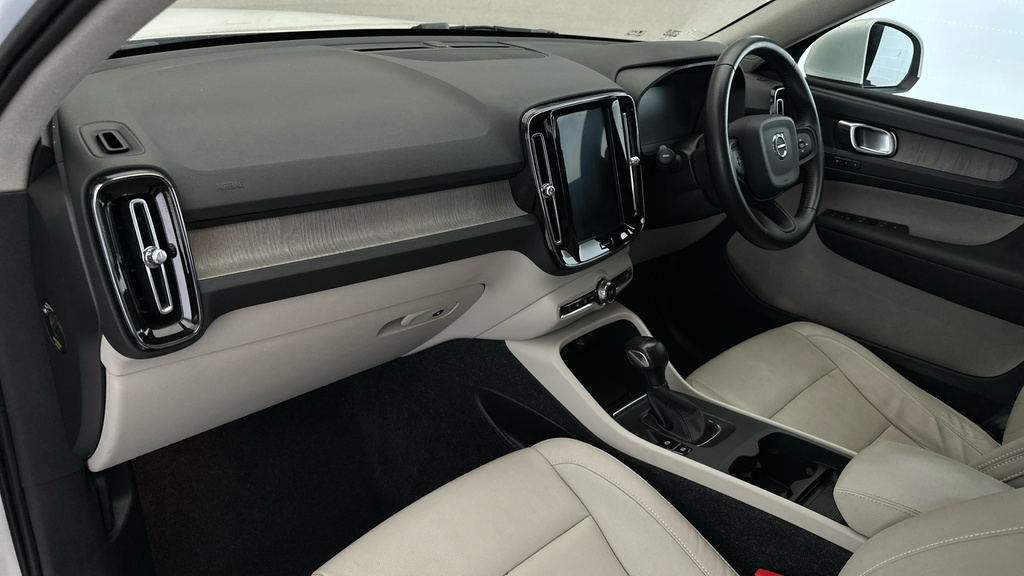 Volvo XC40 Volvo Estate 1.5 T3 163 R Design Pro Black #12