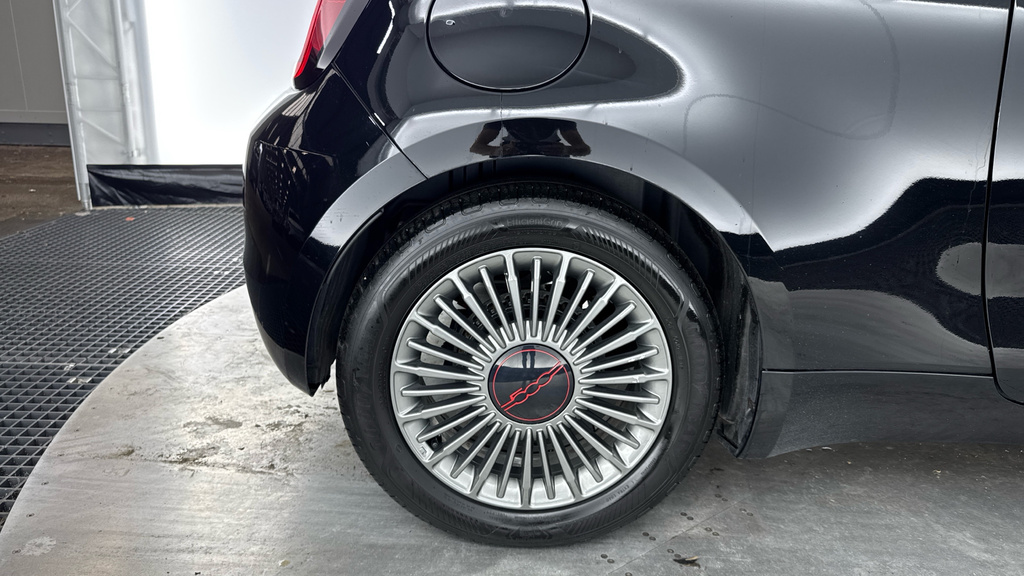 Fiat 500E 87Kw Icon 42Kwh 17In Alloys Comfort Seats Black #17
