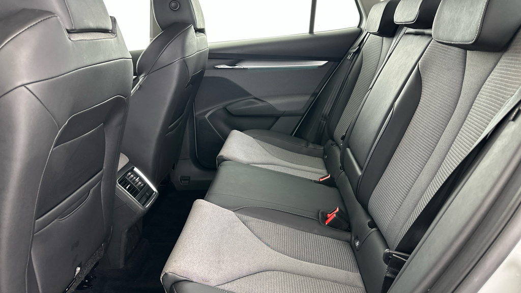 Skoda ENYAQ Skoda Enyaq 150Kw 80 Loft 82Kwh Black #24