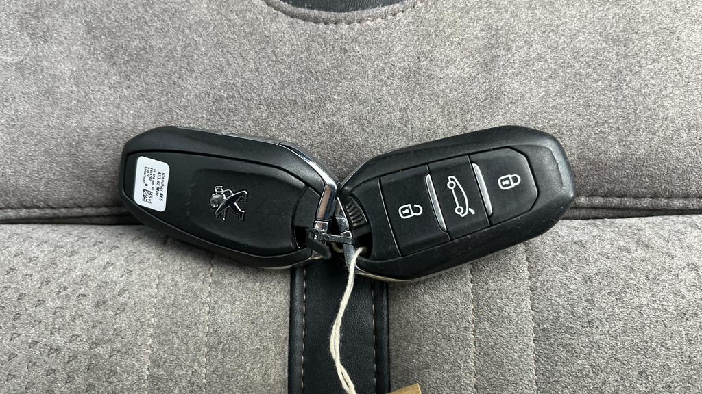 Peugeot 3008 1.5 Bluehdi Allure Premium Suv Eat Grey #14