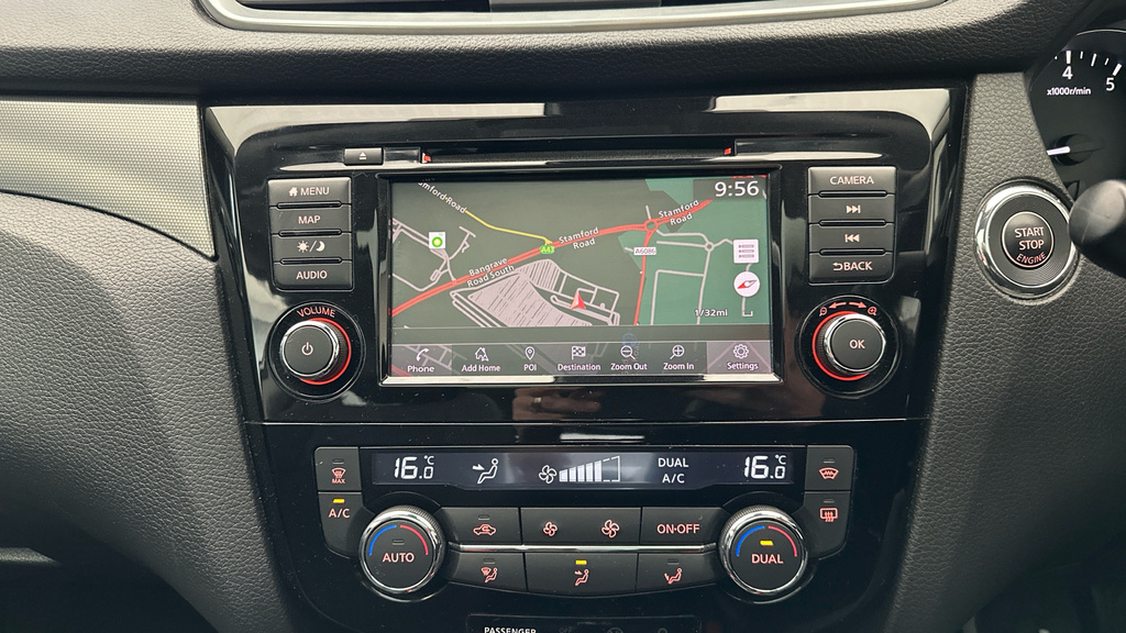 Nissan Qashqai 1.3 Dig-t N-connecta Glass Roof Pack Black #17