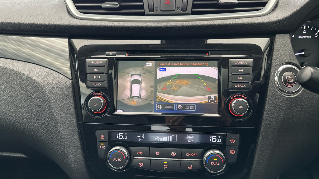 Nissan Qashqai 1.3 Dig-t N-connecta Glass Roof Pack Black #15
