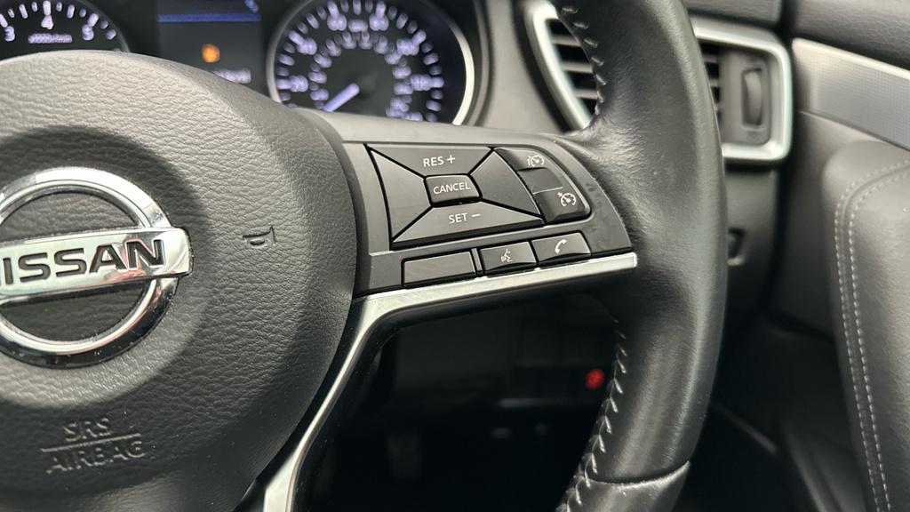 Nissan Qashqai 1.3 Dig-t N-connecta Glass Roof Pack Black #19
