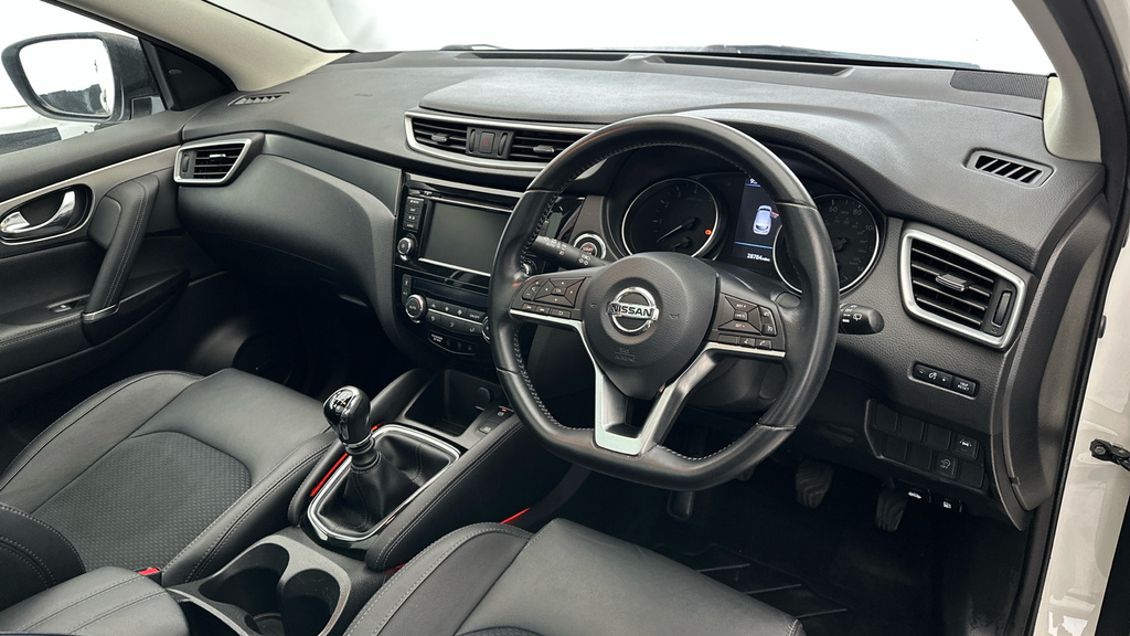 Nissan Qashqai 1.3 Dig-t N-connecta Glass Roof Pack Black #12