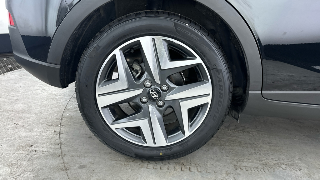 Hyundai Bayon 1.0 T-gdi Mhev Premium Suv Hybrid Manua Black #25