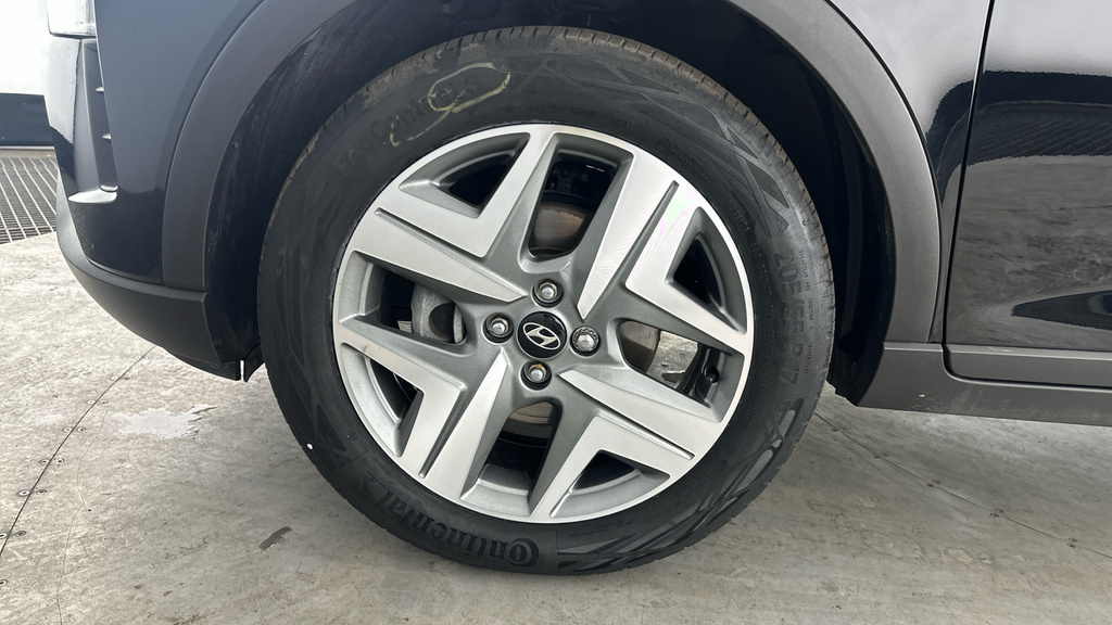 Hyundai Bayon 1.0 T-gdi Mhev Premium Suv Hybrid Manua Black #23