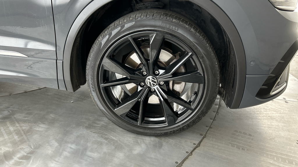 Volkswagen Tiguan R-line 2.0 Tdi 150Ps 7-Speed Dsg Black #27
