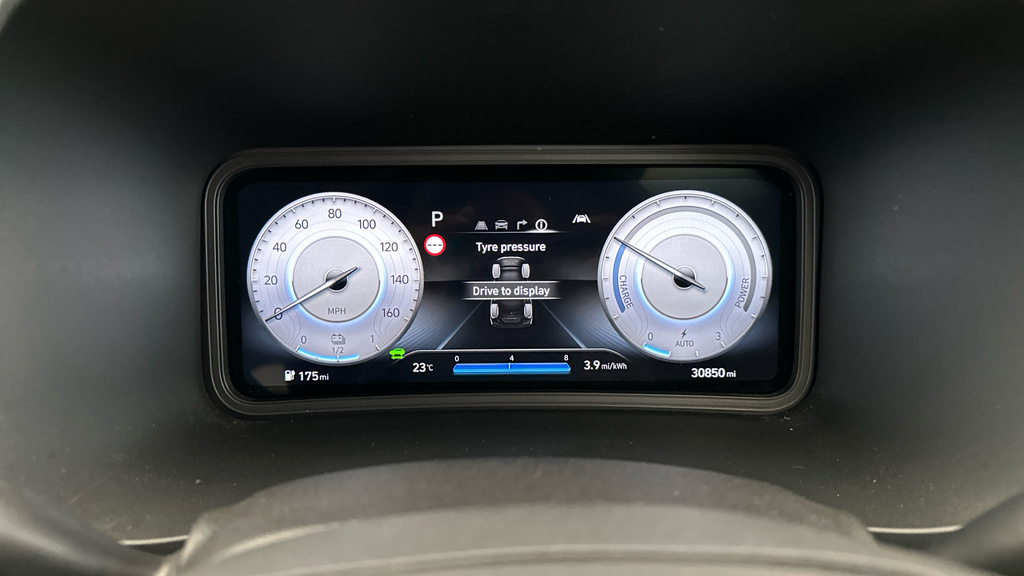 Hyundai Kona 64Kwh Premium Suv 10.5Kw Charge Black #21