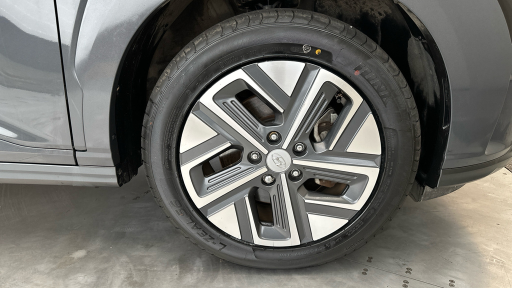 Hyundai Kona 64Kwh Premium Suv 10.5Kw Charge Black #28