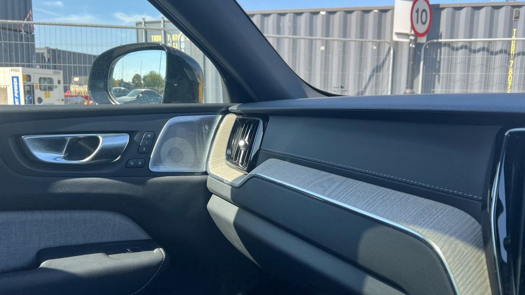 Volvo XC60 T6 Awd Plug-in Hybrid, Darkrechar Grey #59