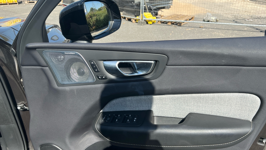 Volvo XC60 T6 Awd Plug-in Hybrid, Darkrechar Grey #33