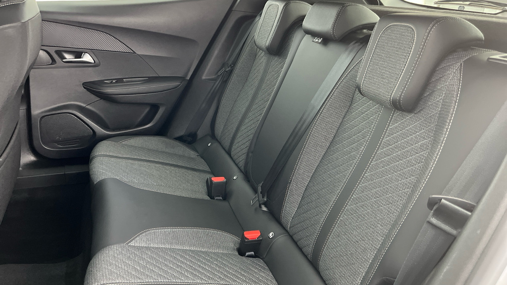 Peugeot 3008 73Kwh Gt Suv 210 Ps  #25