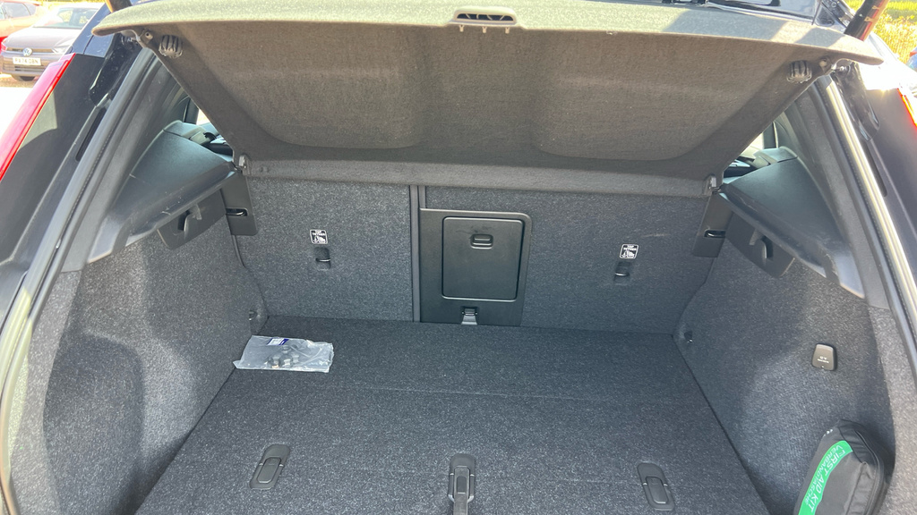 Volvo XC40 Volvo Estate 170Kw Recharge Ultimate 69Kw Grey #46