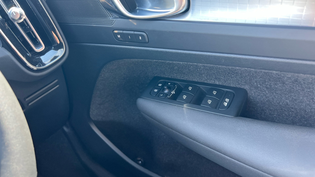 Volvo XC40 Volvo Estate 170Kw Recharge Ultimate 69Kw Grey #32