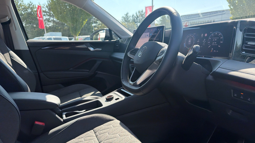 Volkswagen Tiguan 1.5 Etsi Mhev Match Suv Hybrid Dsg Euro Black #28