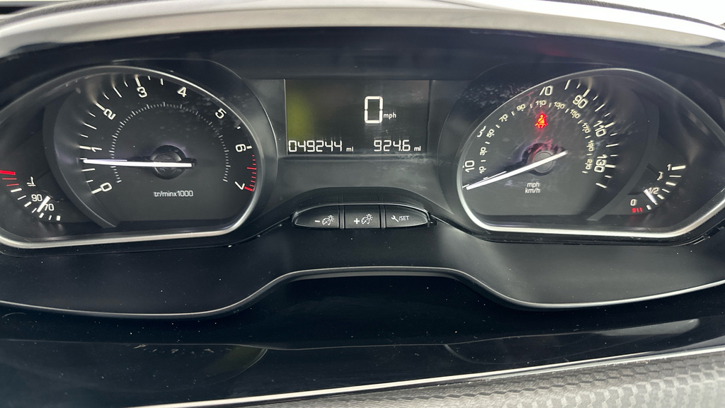 Peugeot 208 1.2I Turbo Puretech 110 Ps Gt Line Black #19