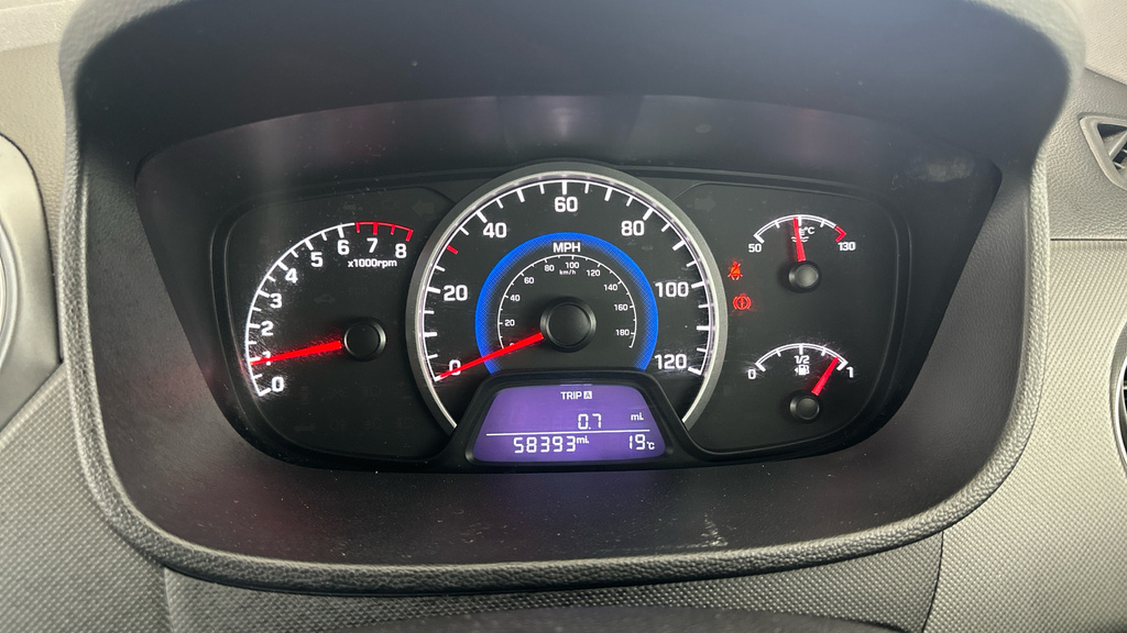 Hyundai I10 1.2 Se - 35 Road Tax, Motd To September 2025 Silver #18