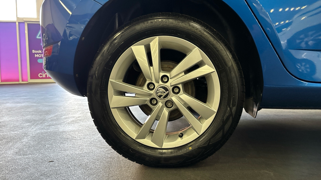 Skoda Fabia Skoda Estate Estate Se L 1.0 Tsi 95 Ps 5G Man 2020 Blue #19