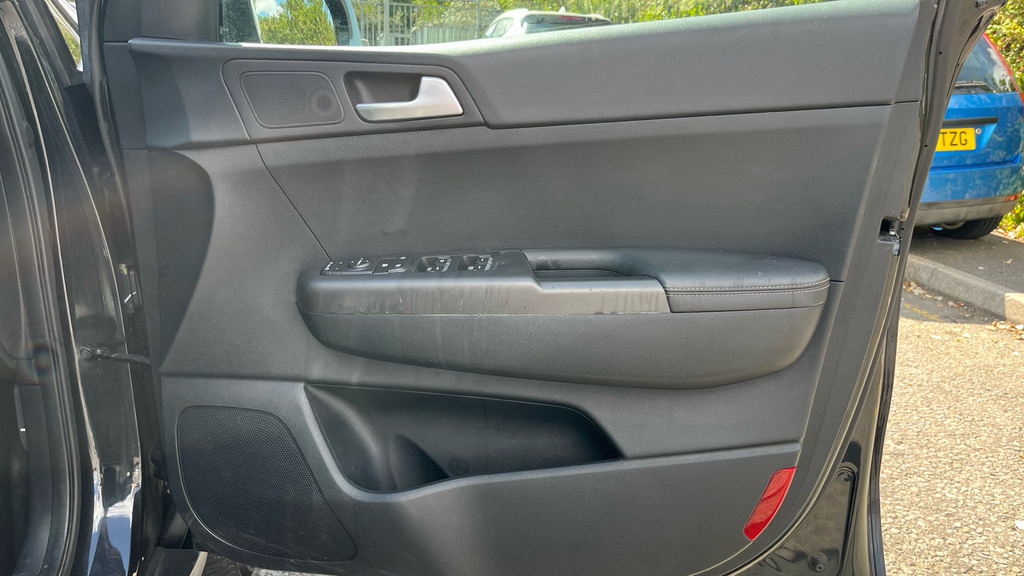 Kia Sportage 1.6 Gdi 2 Suv Euro 6 130Bhp Silver #40