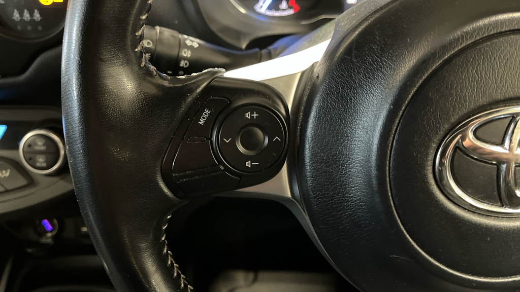 Toyota Yaris 1.5 Vvt-i Bi-tone Y20 Cwvehiclemarketing Black #30