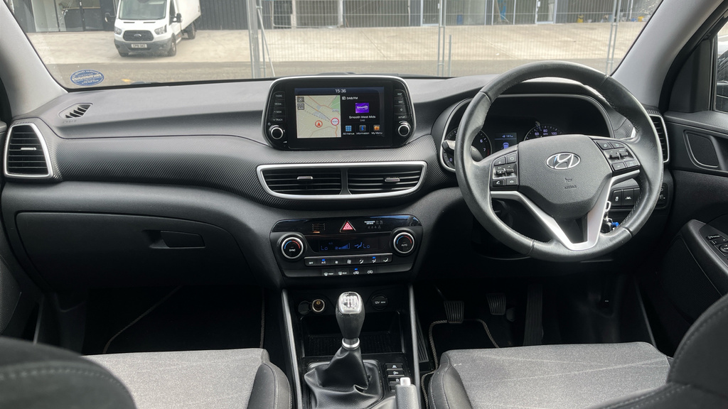 Hyundai Tucson 1.6 T-gdi Premium 2Wd Dct Red #11