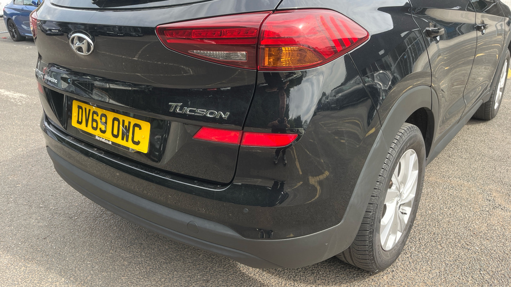 Hyundai Tucson 1.6 T-gdi Premium 2Wd Dct Red #38