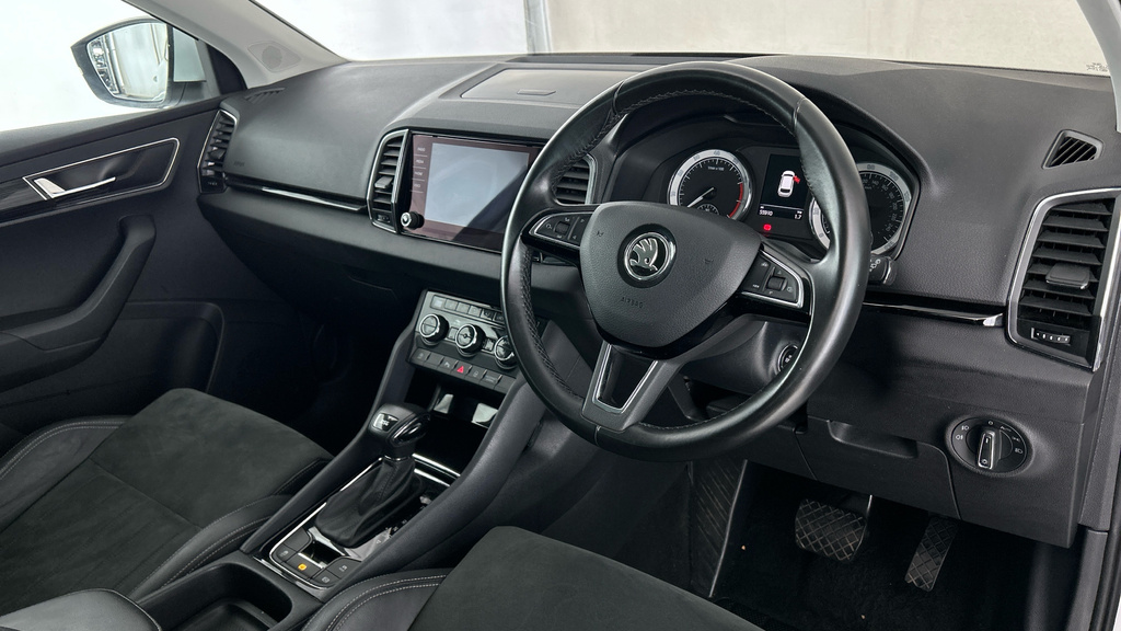Skoda Karoq 2020 1.5 Tsi Act Sportline Suv Dsg Euro Black #10