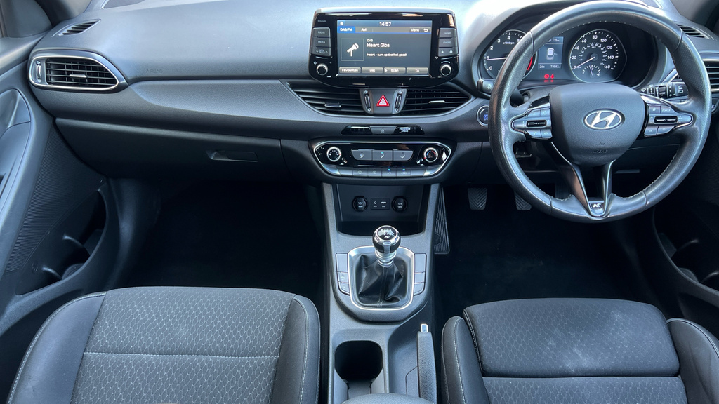 Hyundai I30 1.4 T-gdi Se Nav Tourer Dct Euro 6 Ss Grey #15