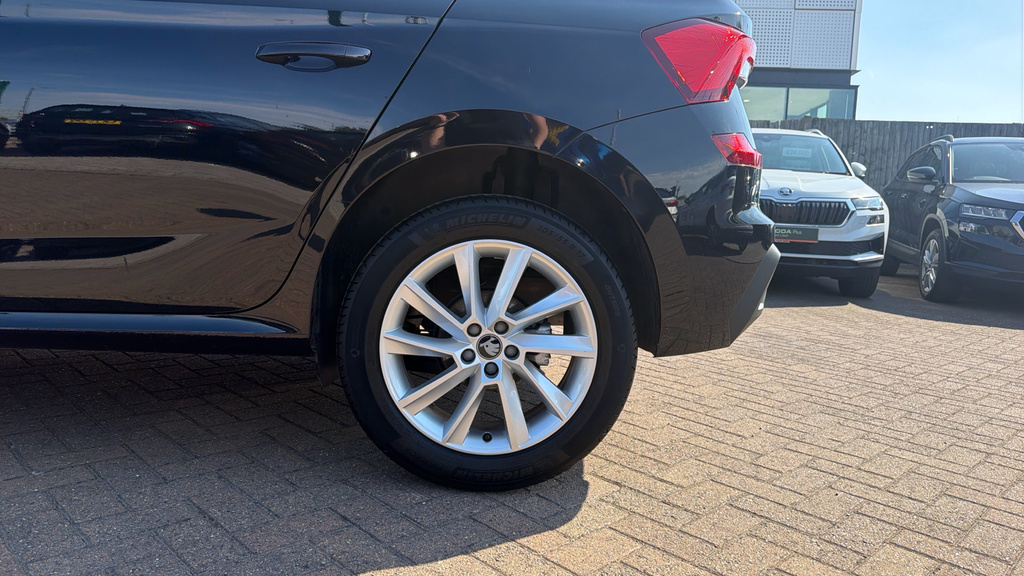 Skoda Kamiq 1.0 Tsi Monte Carlo Edition Suv Dsg Eur Black #18