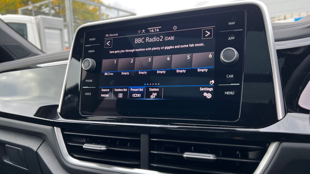 Volkswagen T-Roc R-line 1.5 Tsi 150Ps 7-Speed Dsg Black #27