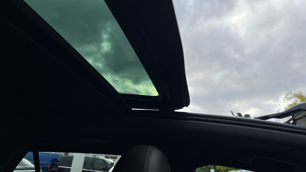 Volkswagen T-Roc R-line 1.5 Tsi 150Ps 7-Speed Dsg Black #91