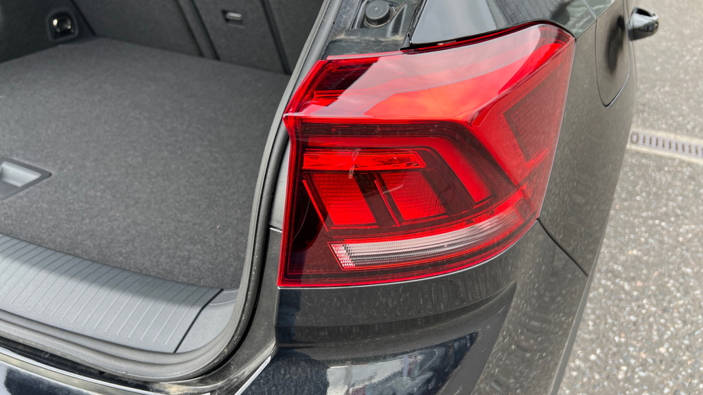Volkswagen T-Roc R-line 1.5 Tsi 150Ps 7-Speed Dsg Black #58