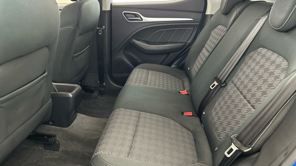 MG ZS 1.5 Mg Zs Excite Silver #18
