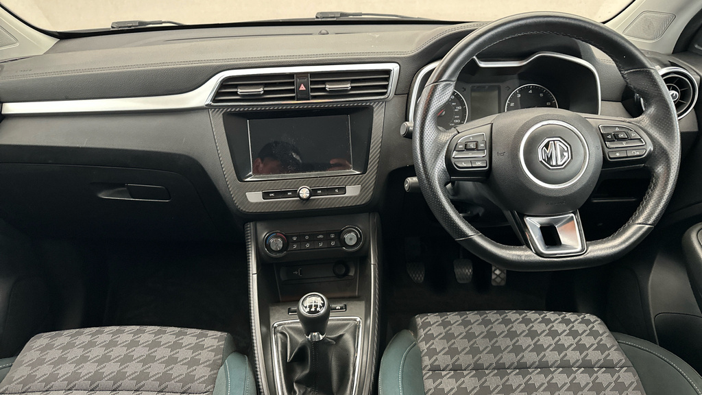 MG ZS 1.5 Mg Zs Excite Silver #12