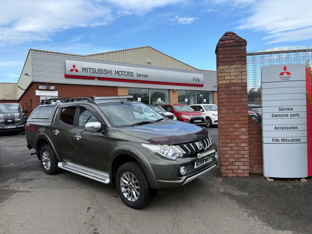Mitsubishi L200 2.4 Di-d Dc Barbarian 4Wd Euro 6 WO68WKV Green
